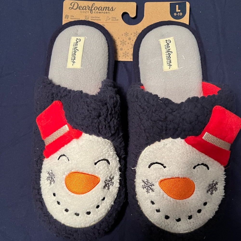 Dearfoams slippers. Size large